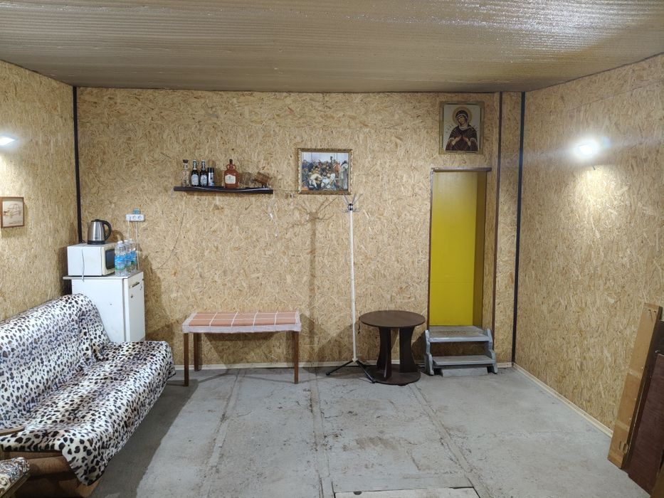 Продам гараж  остановка "Шахтопроходка"