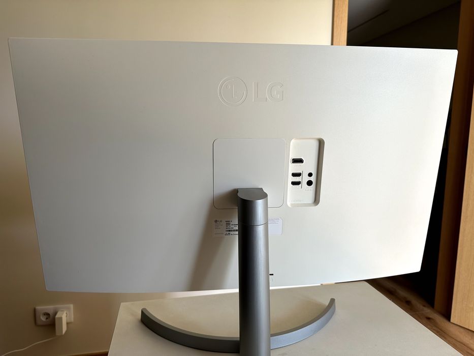 LG 32UN500-W 32" LED UltraHD 4K FreeSync