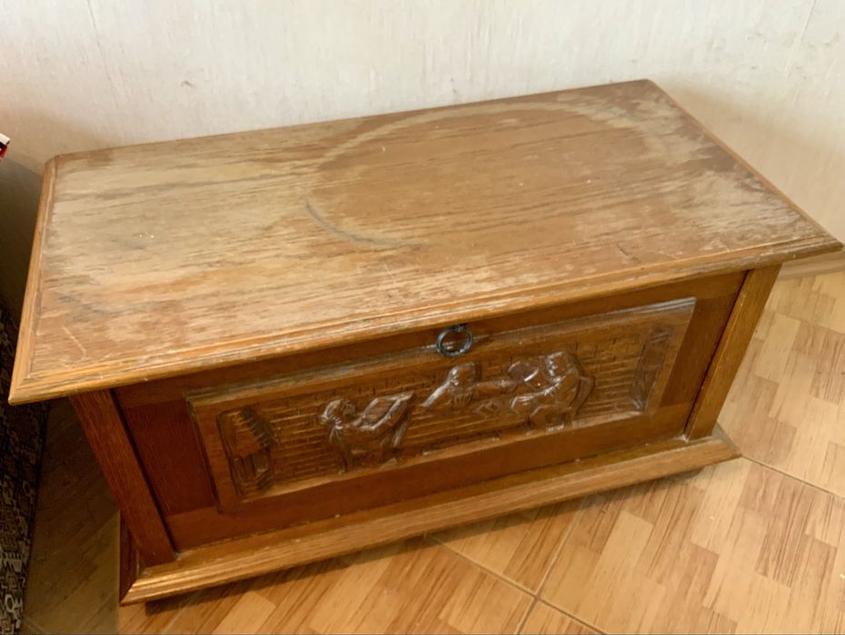 Винтажный немецкий сундук с резьбой, дерево