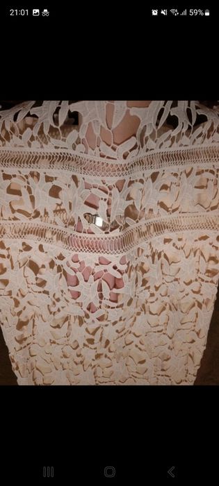 Koronkowa sukienka  Chi Chi London