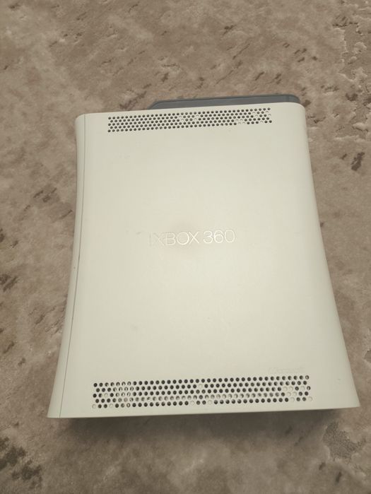 Продаю Xbox в хорошому стані