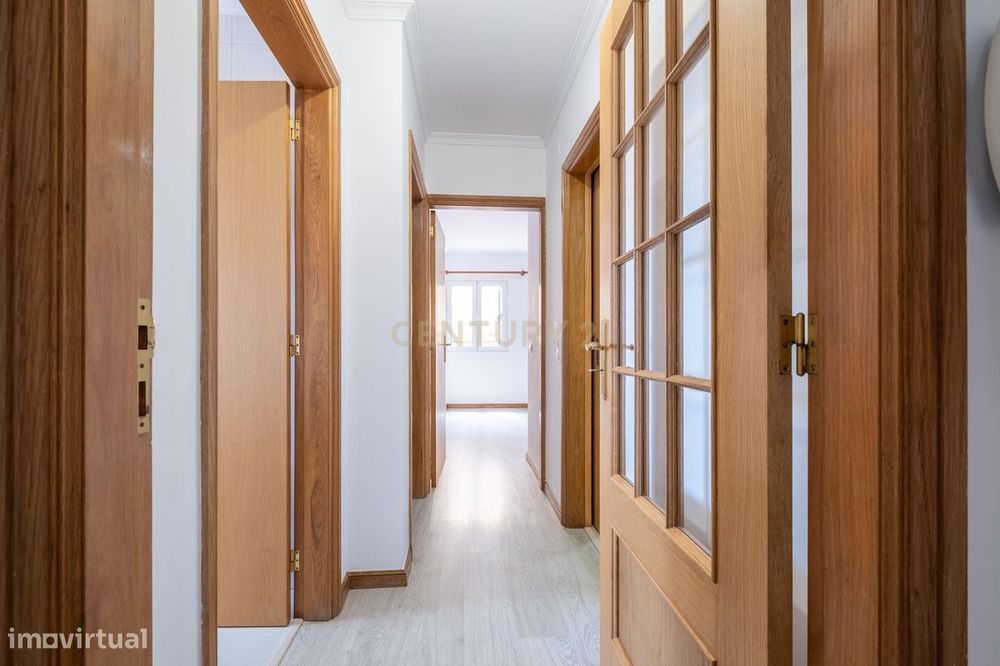 Apartamento T2 para Arrendamento – Centro do Funchal, Ilha da Madeira