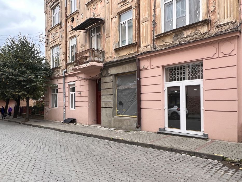 Продаж приміщення під лабораторію в центрі міста .