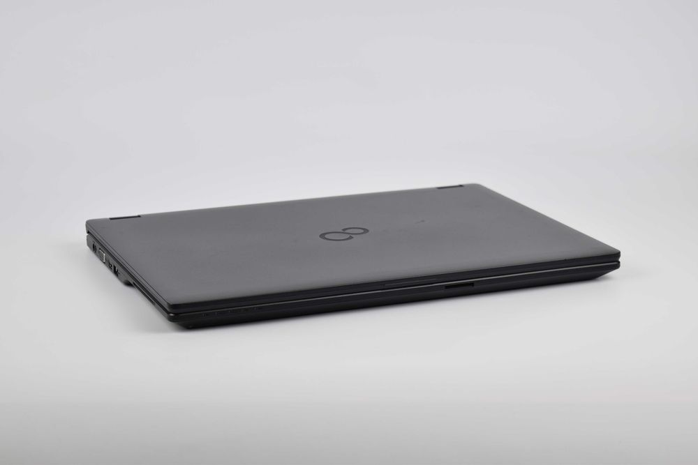 Fujitsu LifeBook E5510 i3-10110U 8/16гб ssd 256/512гб 15.6" Ноутбук