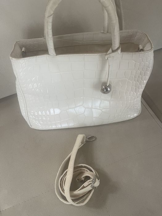 Mala Furla branca em pele