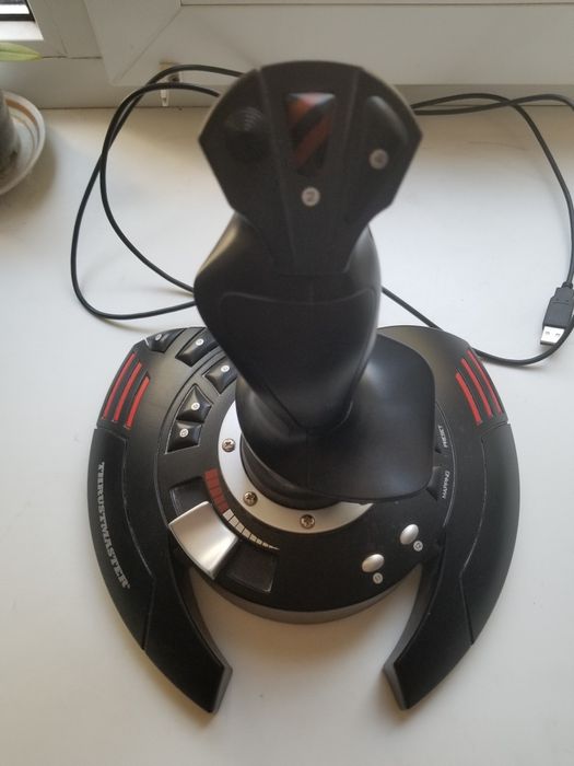 Джойстик thrustmaster t-flight stick x