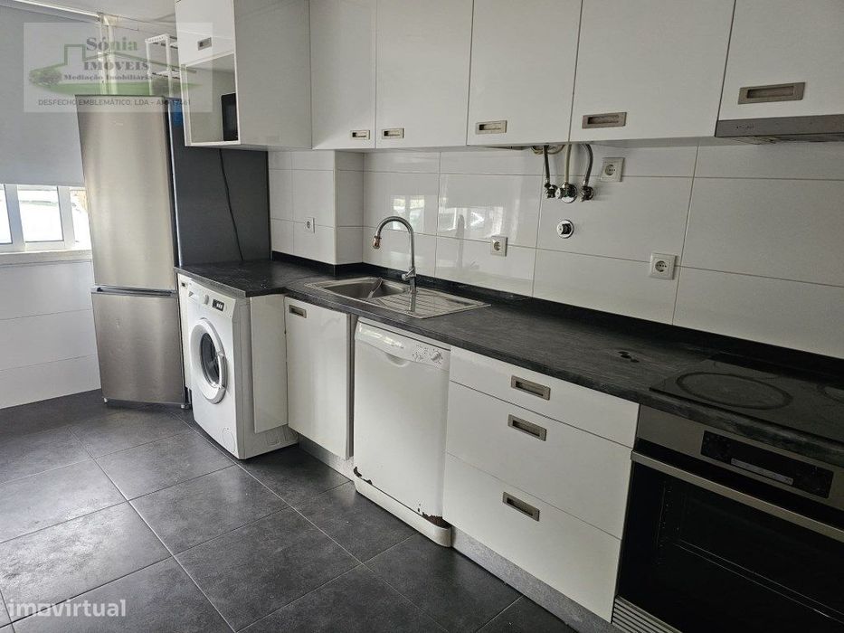 Apartamento T2 Para Venda Em Benfica!