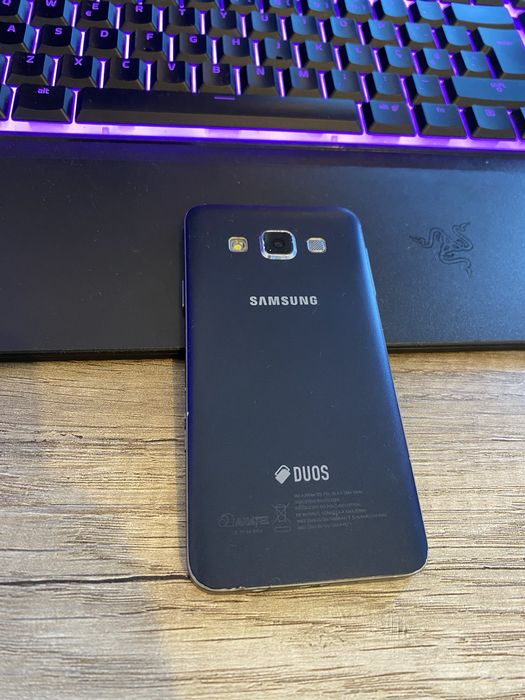 Samsung Galaxy A3 (SM-A300M) - Dual Sim (não deteta cartão)