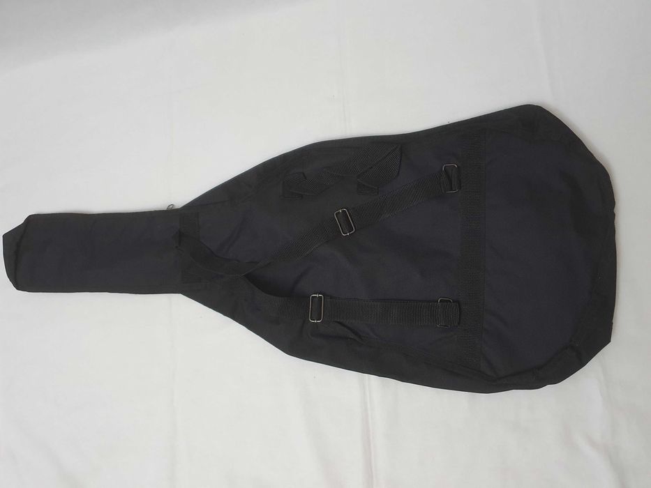 Чехол для гитары длиной 109см.