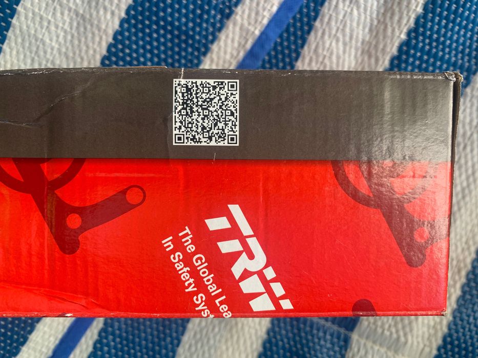 Продам передние колодки TRW