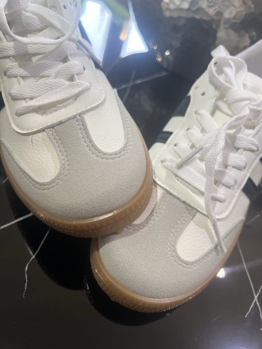sneakersy biało- szare  39