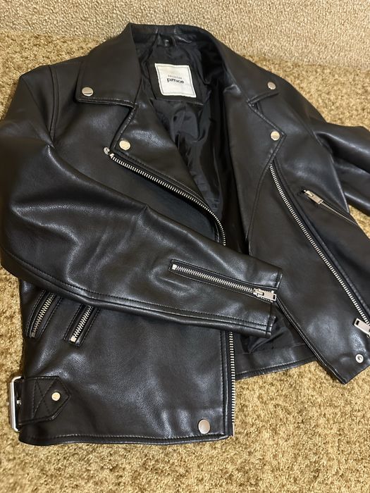 Продам  чорну косуху