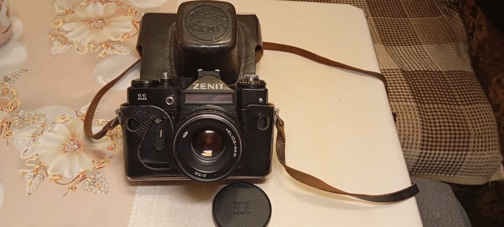 Фотоаппарат Зенит 11. Объектив Гелиос. отличное состояние