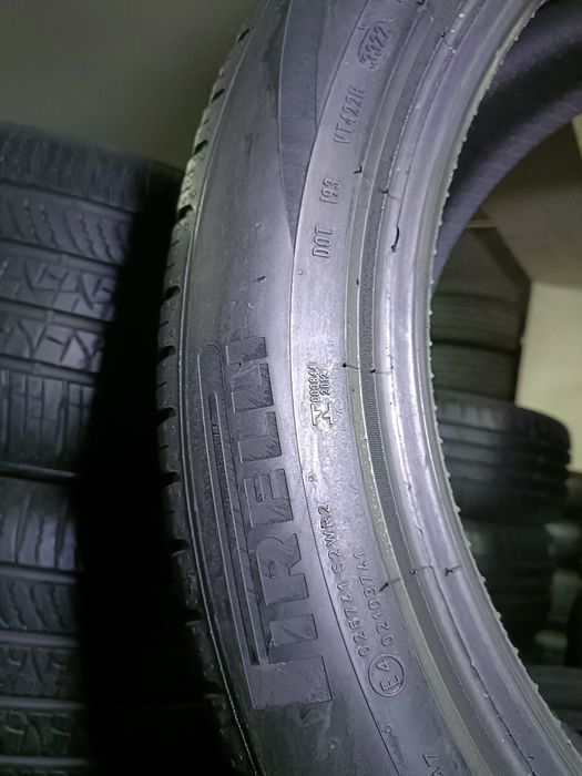 Pneus  235/50/20