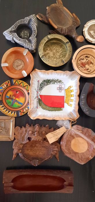 Сувенири з різних краін