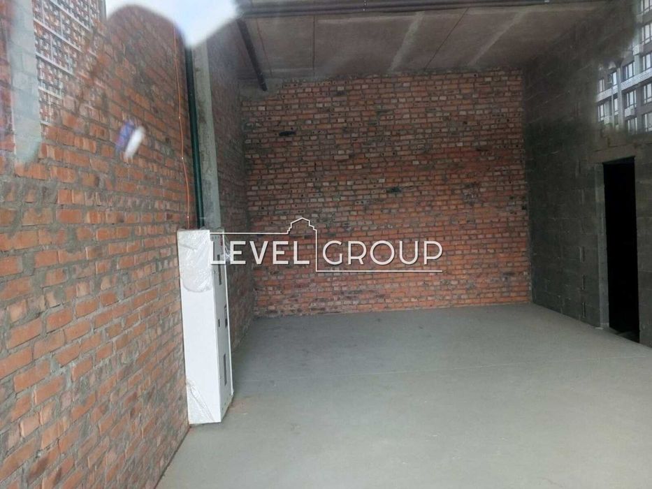 Продаж - Фасадне комерційне приміщення 51 м² у ЖК 'Диброва Парк'