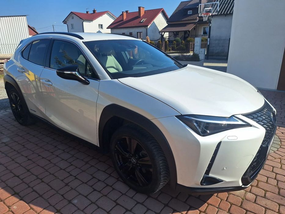 Lexus UX Lexus UX 250h F Impression
