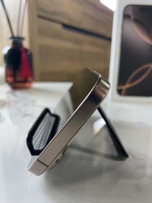 iPhone 16 pro 256 gb Desert Titanium