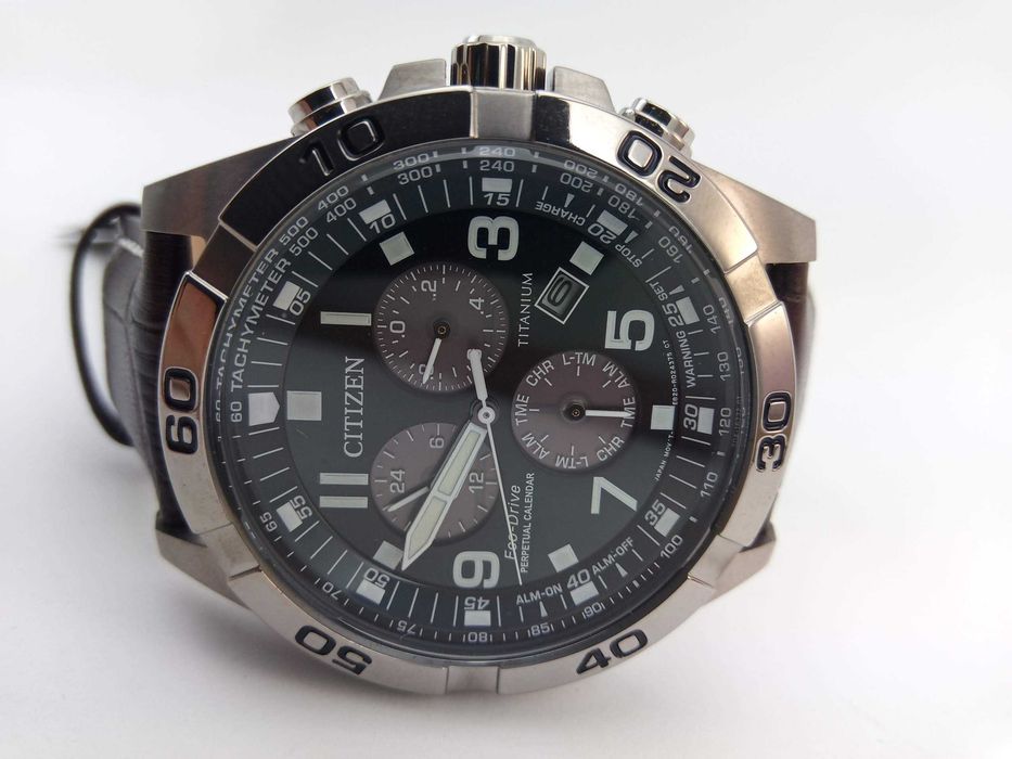 Титановые японские мужские часы Citizen Eco-Drive BL5551-06L