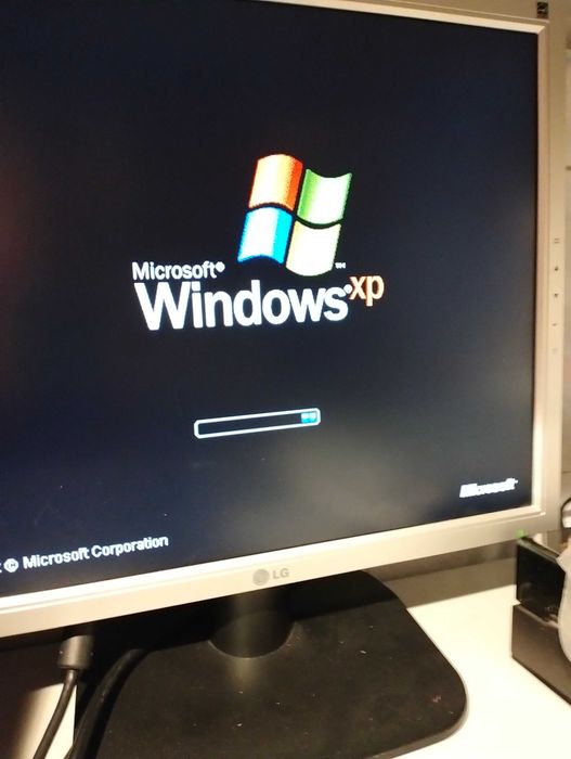 Computador desktop com monitor