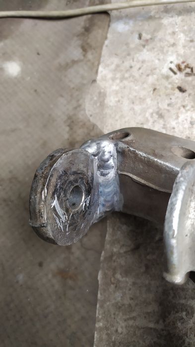 Кронштейн правый 1K0199296E (VW) переднего подрамника VW GOLF PLUS 5