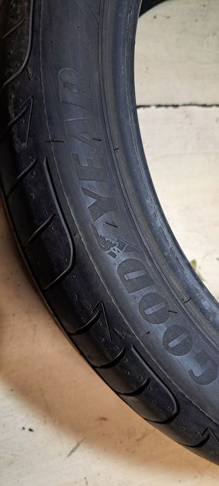 Pneus 205/45/18 Goodyear