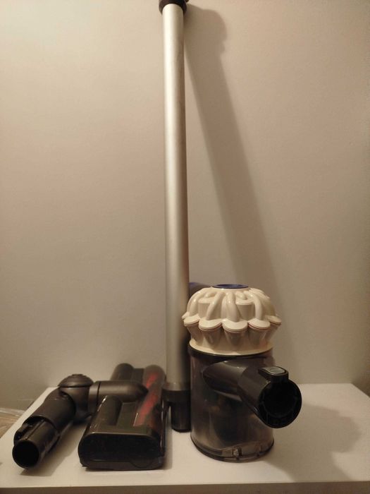 odkurzacz Dyson bezprzewodowy stan nieznany.brak ładowarki