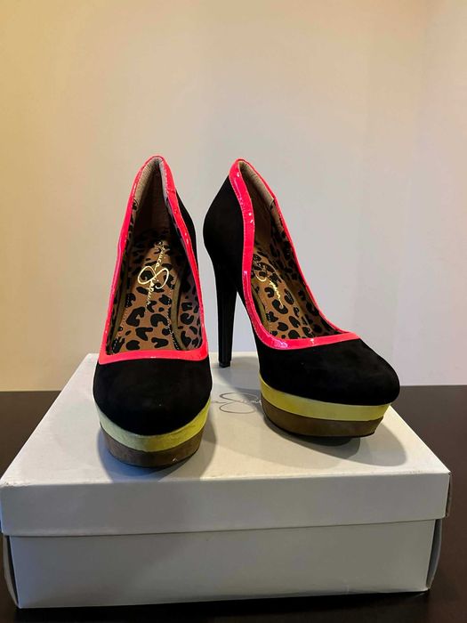 Sapatos Jessica Simpson plataforma pretos tamanho 39 novos