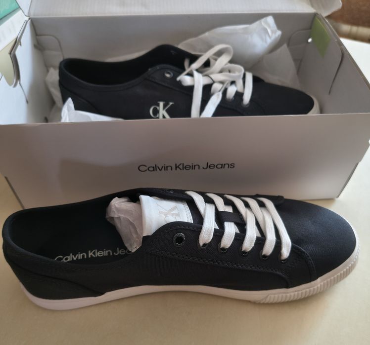 Кеды Calvin Klein Jeans 
Не угадали с размером