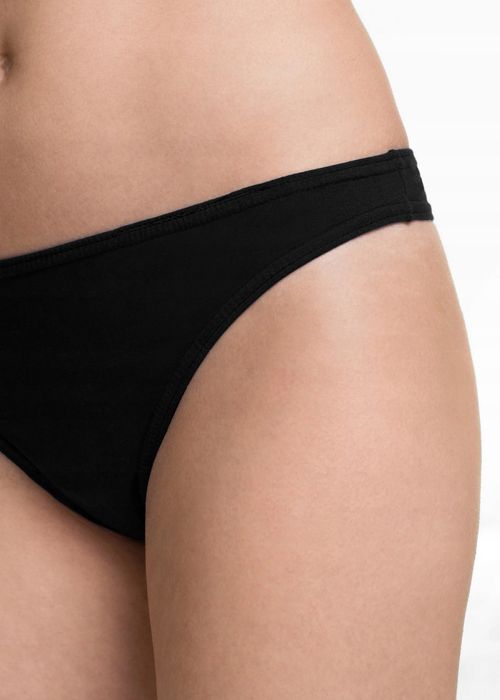 B.P.C stringi czarne gładkie bawełniane 48/50.