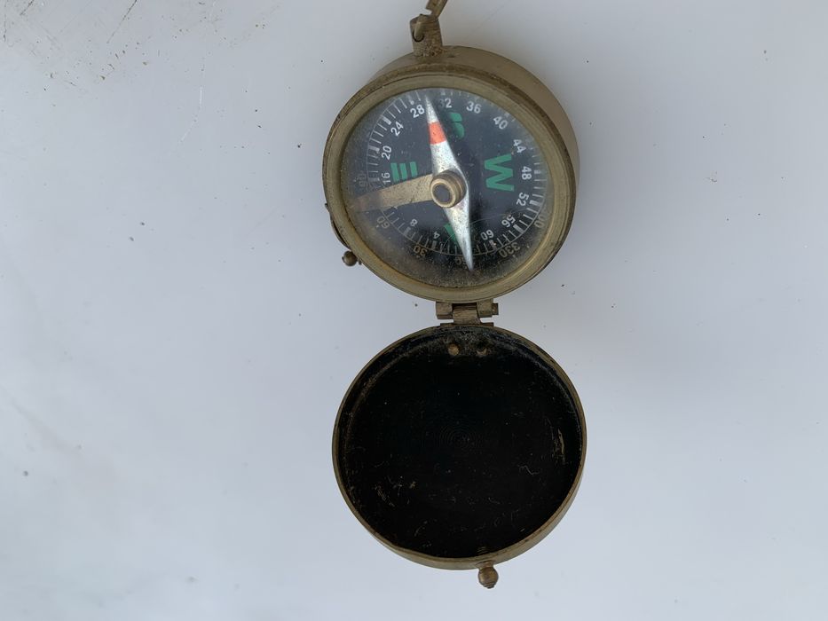 Bussola vintage latão