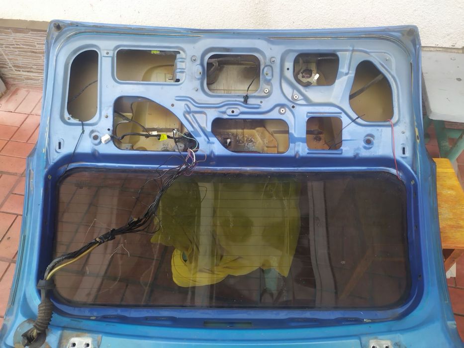 Кришка багажника