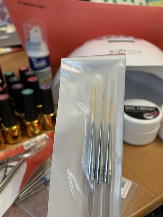 Набір для манікюра, лампа, гель-лаки, пензлики, база, кусачки