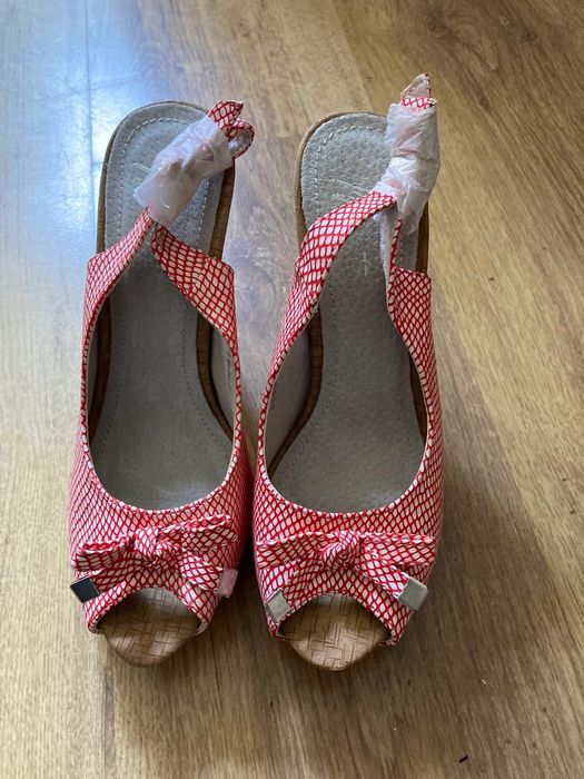 Buty na obcasie r37 nowe