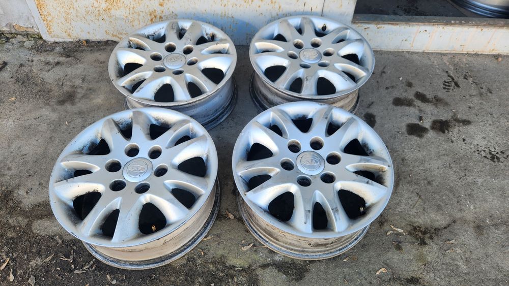 889*Oригінальнi диски Kia Carnival R17 6×139,7  dia 92.2