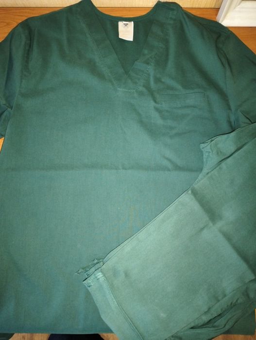 Хірургічний костюм БІЛИЙ ХАЛАТ В ідеальному стані