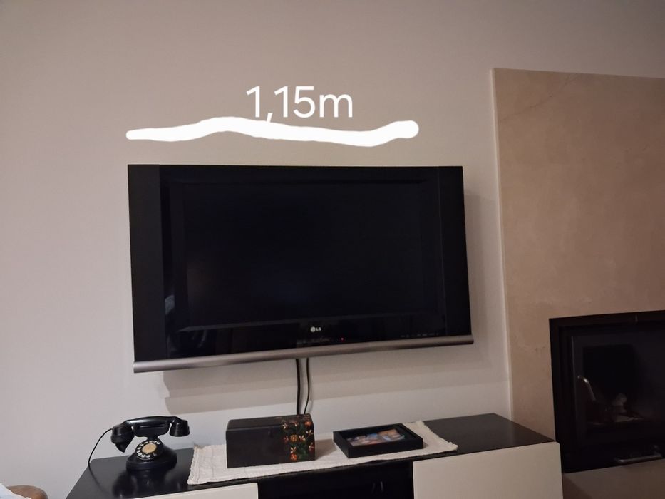 Televisão da marca LG + comando