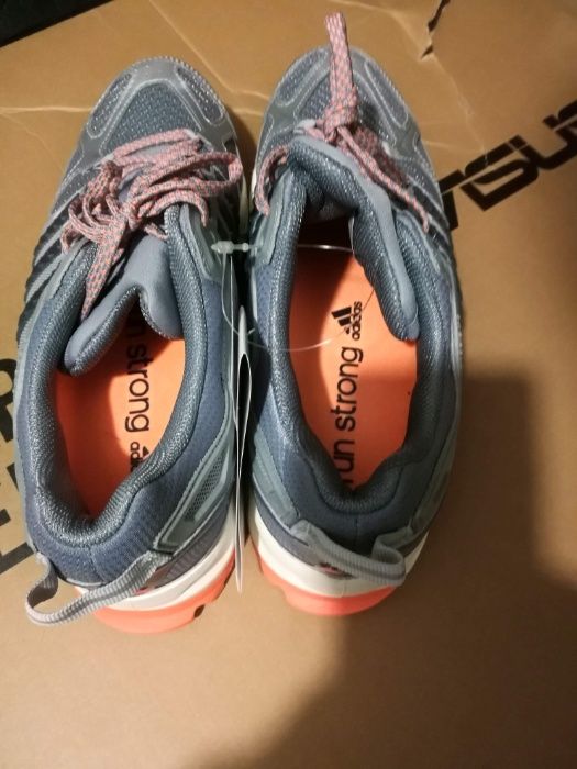 Vendo Tenis Adidas Kanadia Novos! tamanho 40.5