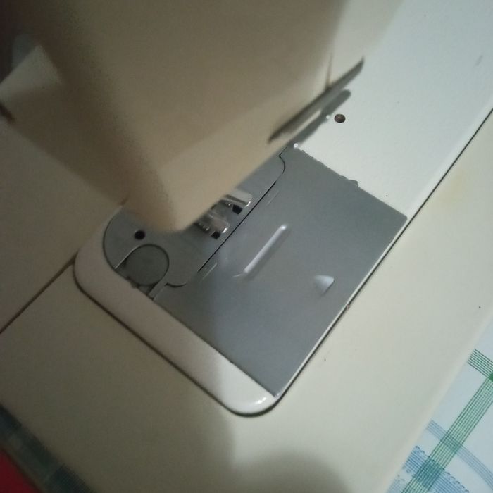 Швейна машинка Лучнік