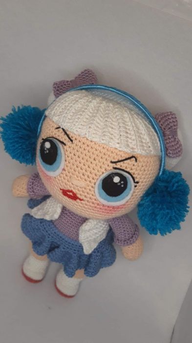 Boneca de criança ( feita á mão)