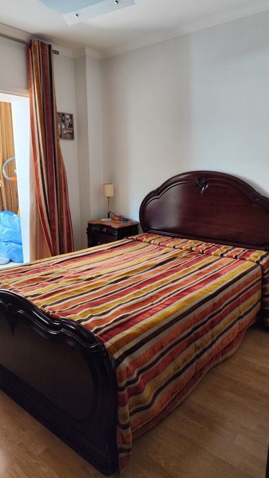 Mobília de Quarto Completa – Madeira Maciça – Como Nova