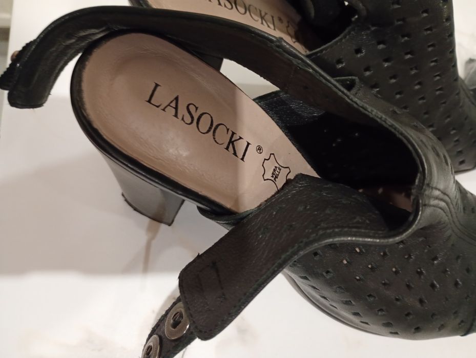 Buty na obcasie  Lasocki