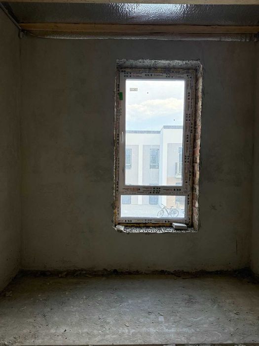 Продається двоповерховий таунхаус           d