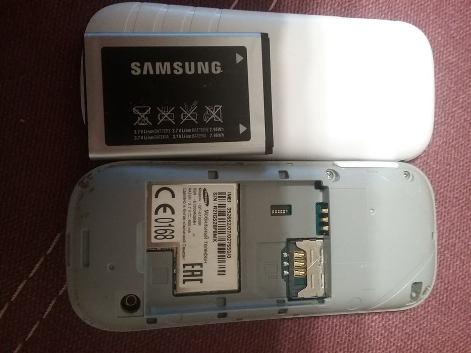 Телефон Samsung E1200