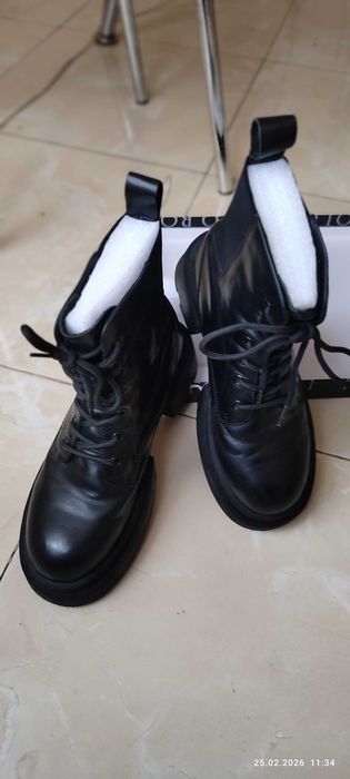 Продам шкіряні черевики 39 розмір