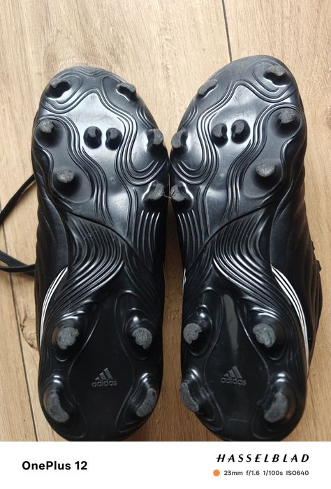 Buty piłkarskie korki adidas UK 4