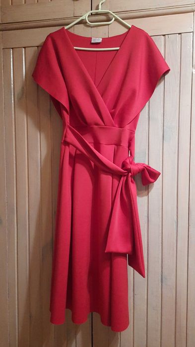 sukienka wizytowa elegancka na imprezę