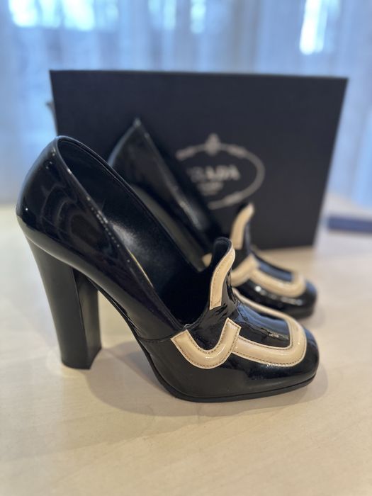 Туфлі осінні Prada