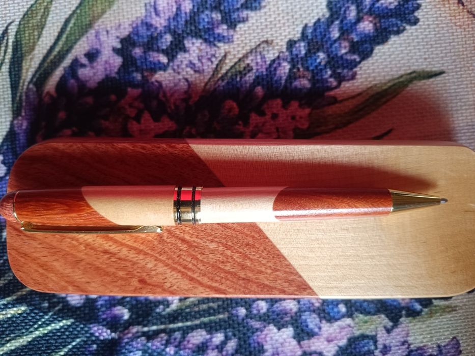 Długopis w bambusowym etui