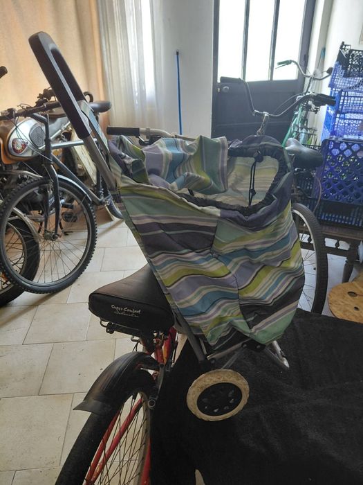 Carrinho para transporte de compras no estado que se encontra 5€